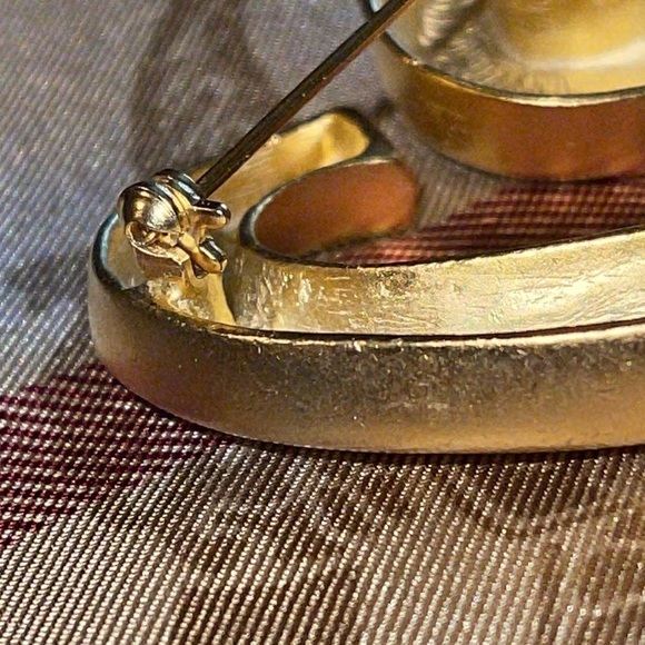 VINTAGE Gold Plated Large Heart Brooch - Picture 8 of 11